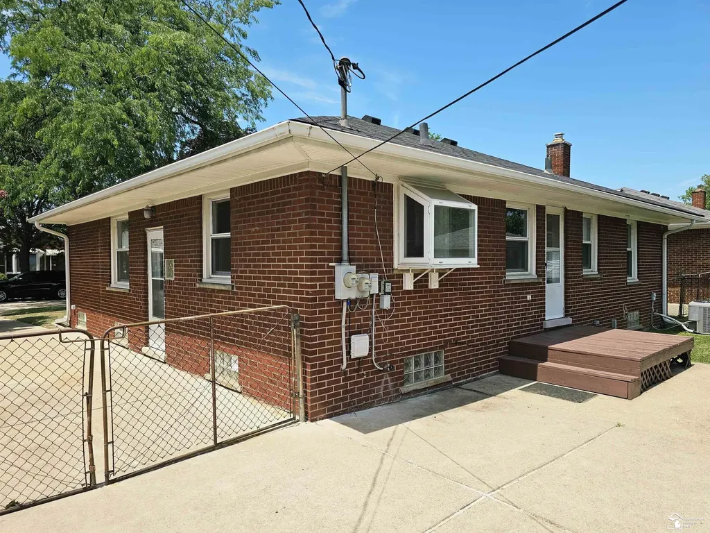 2955 Bridge Street Trenton City MI 48183