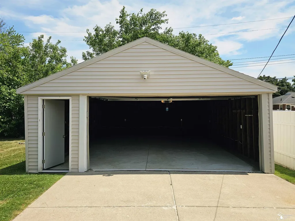 2955 Bridge Street Trenton City MI 48183