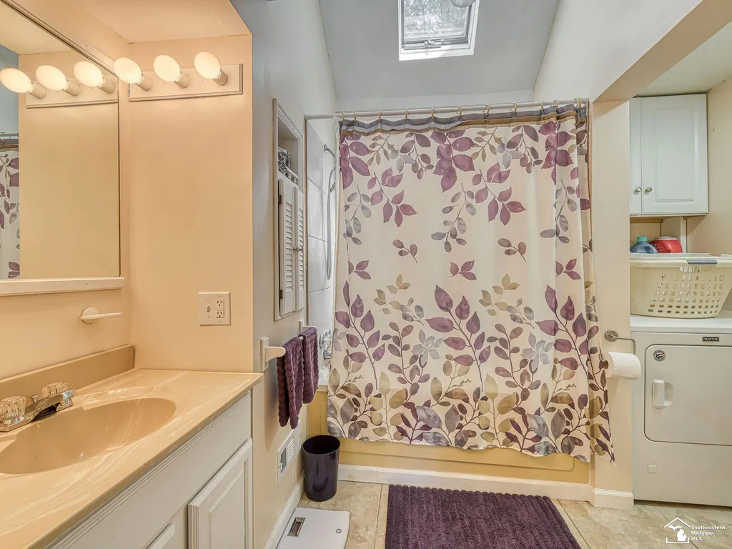 6975 Sarah Street Bedford Township MI 48182