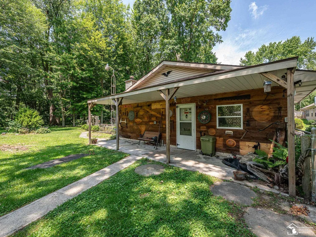 6975 Sarah Street Bedford Township MI 48182