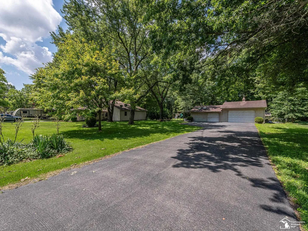 6975 Sarah Street Bedford Township MI 48182