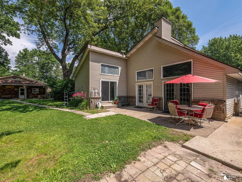6975 Sarah Street Bedford Township MI 48182