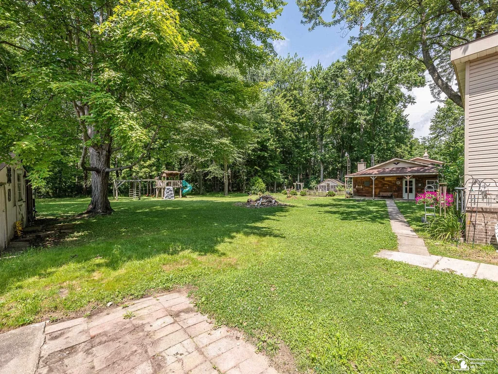 6975 Sarah Street Bedford Township MI 48182