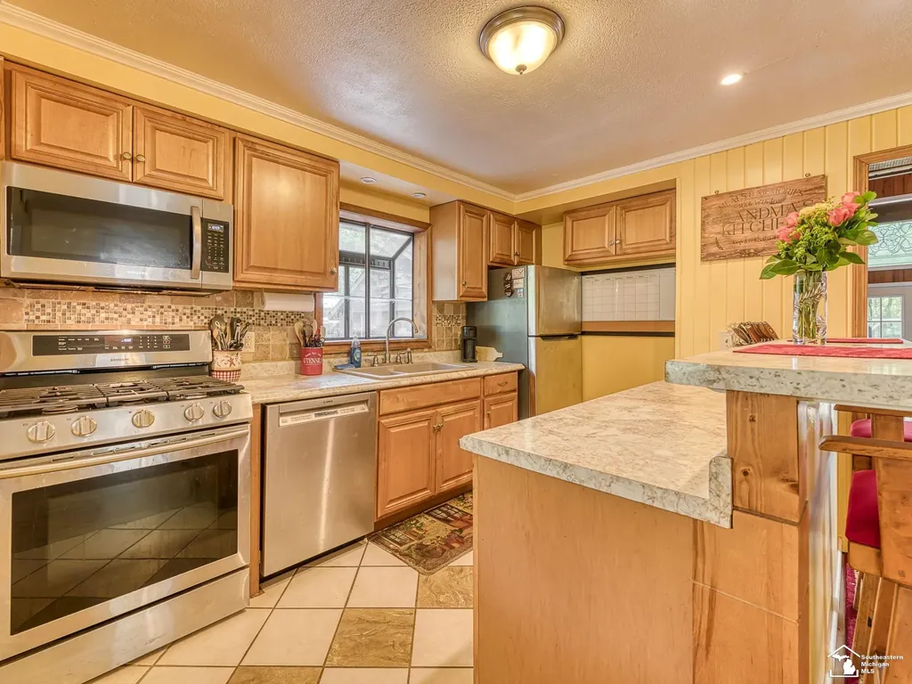 6975 Sarah Street Bedford Township MI 48182