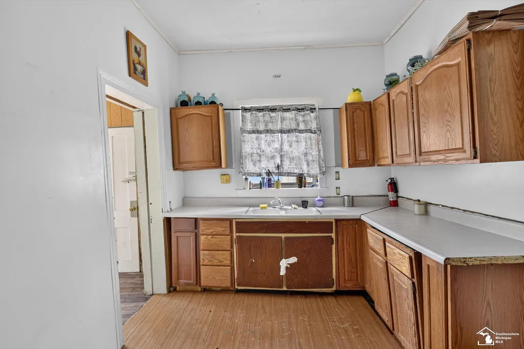 503 Dennis Street Adrian City MI 49221