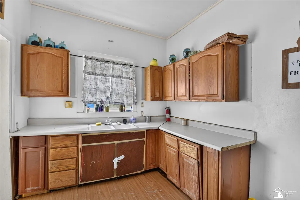 503 Dennis Street Adrian City MI 49221