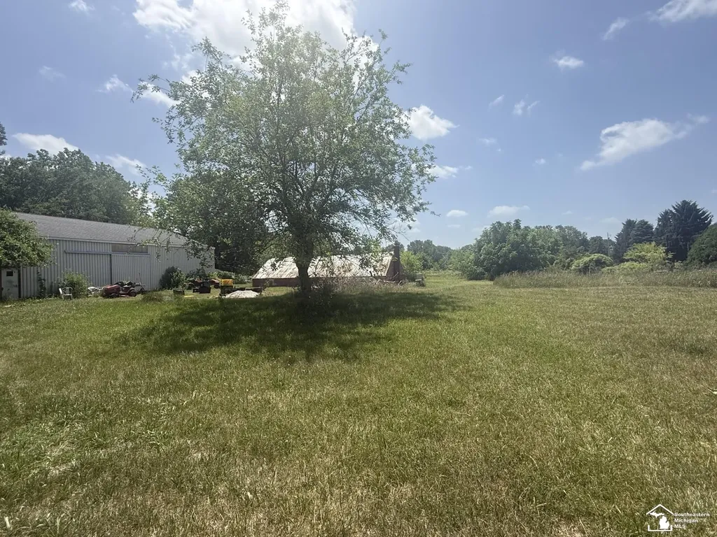 1689 W Rauch Road Bedford Township MI 48182