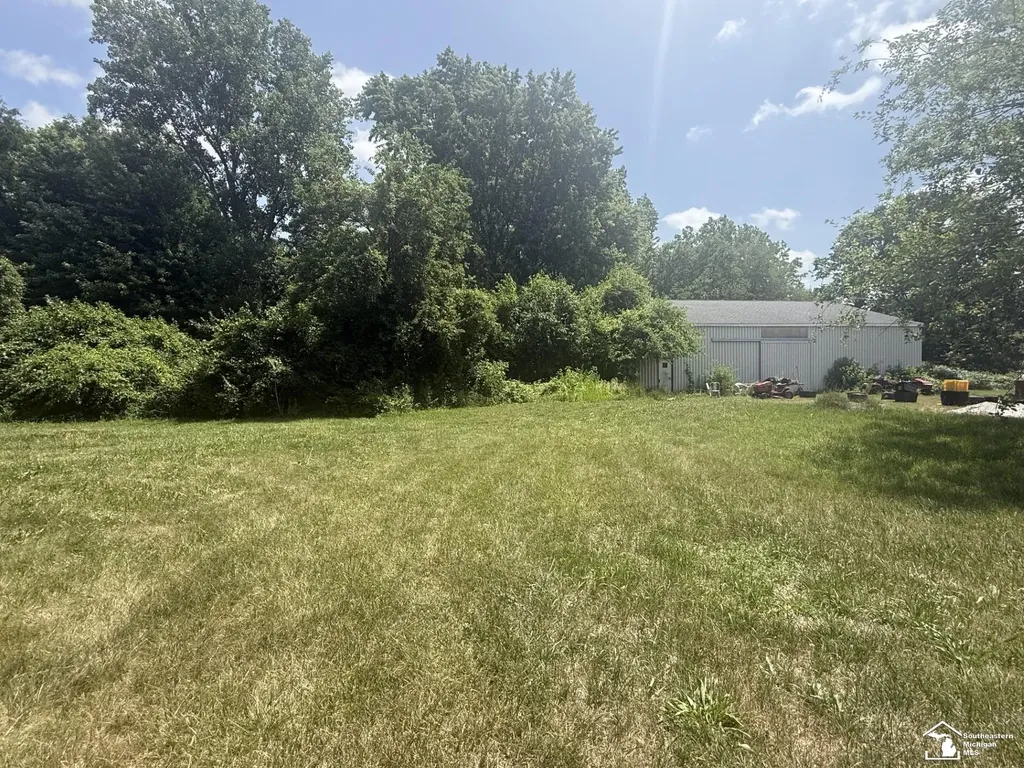 1689 W Rauch Road Bedford Township MI 48182
