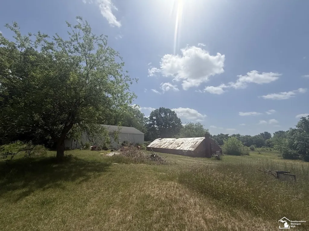 1689 W Rauch Road Bedford Township MI 48182