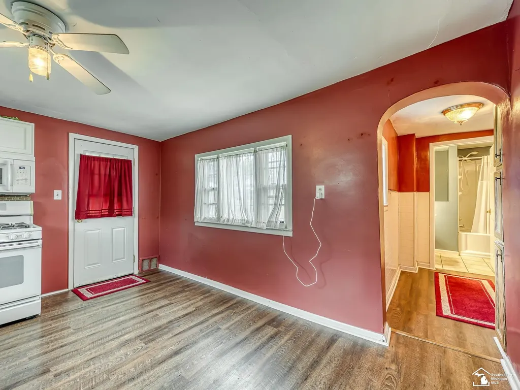 518 Comstock Street Adrian City MI 49221