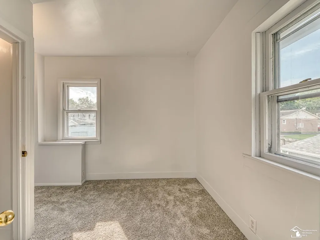 518 Comstock Street Adrian City MI 49221