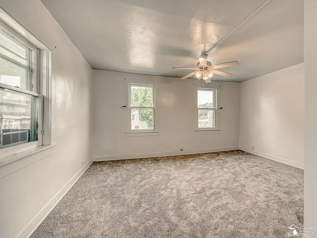 518 Comstock Street Adrian City MI 49221