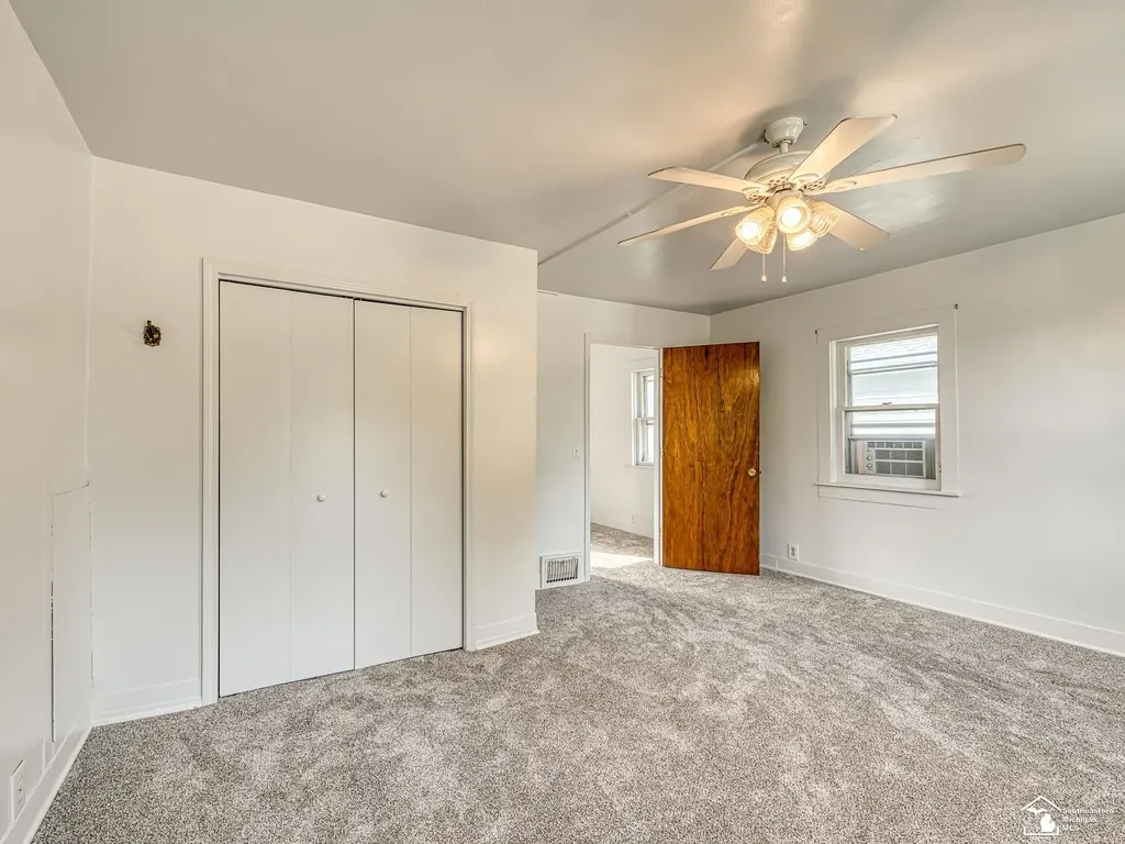 518 Comstock Street Adrian City MI 49221
