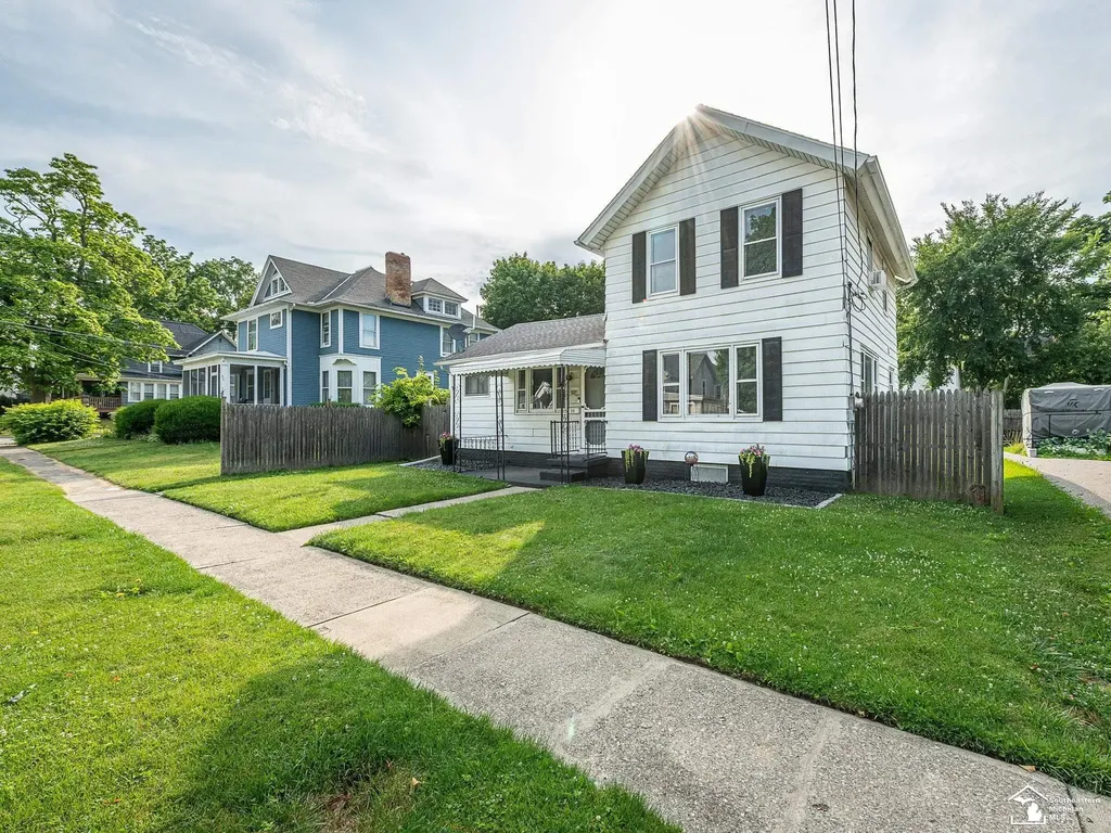 518 Comstock Street Adrian City MI 49221
