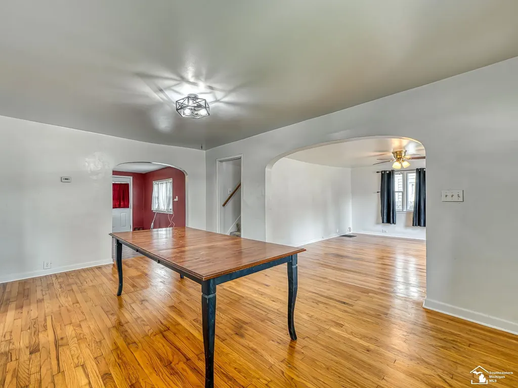 518 Comstock Street Adrian City MI 49221