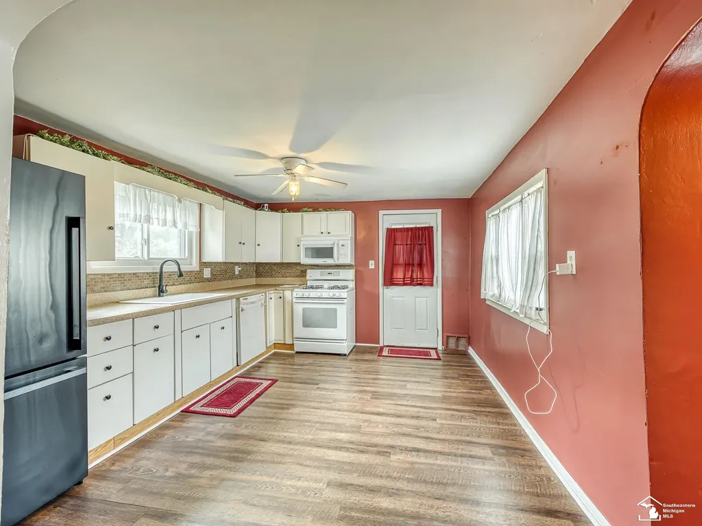 518 Comstock Street Adrian City MI 49221