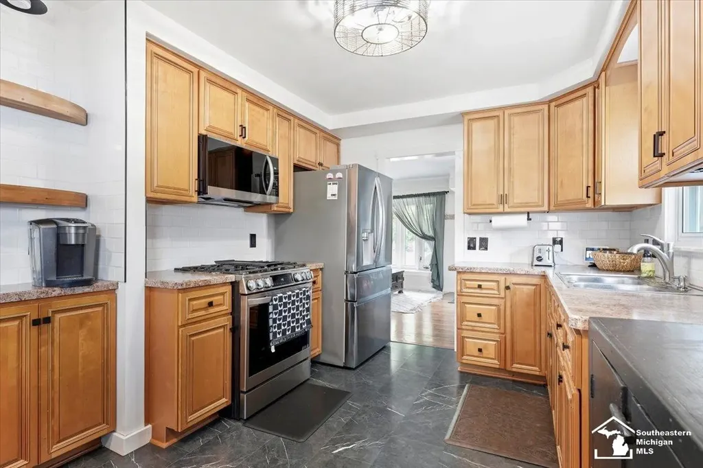 2351 Medford Street Trenton City MI 48183
