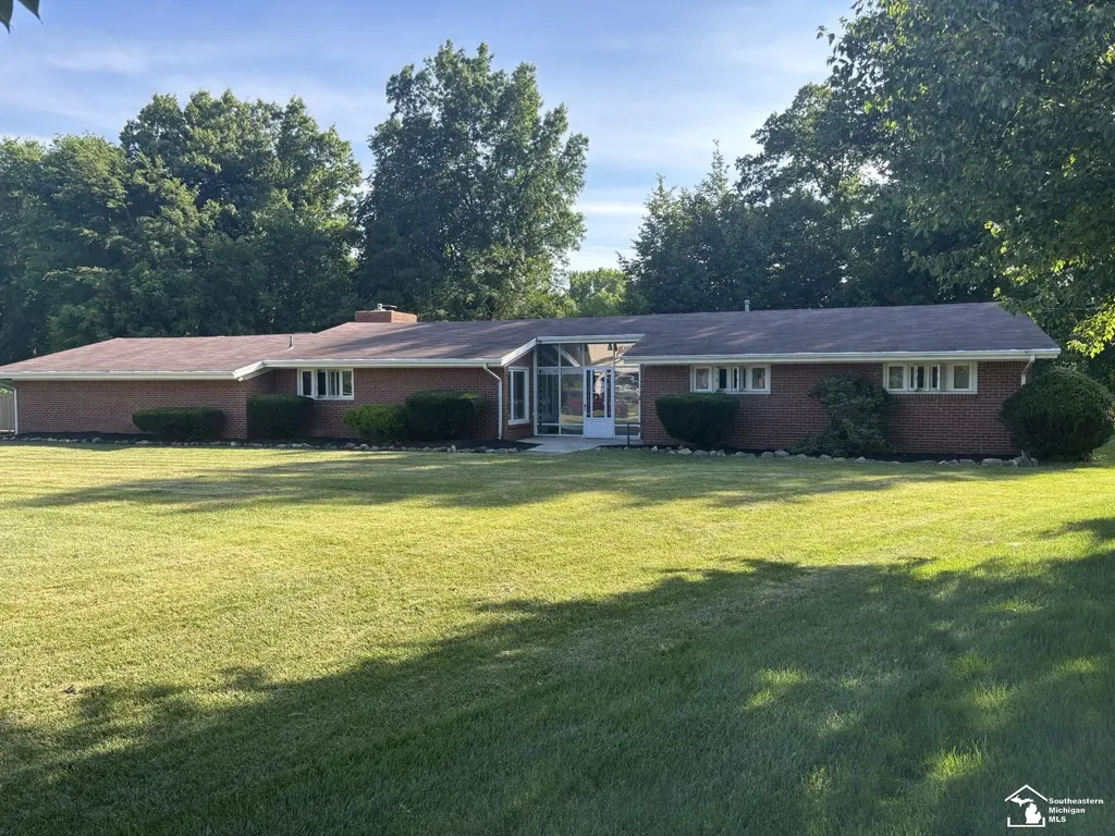 3265 Edgevale Drive Bedford Township MI 48144