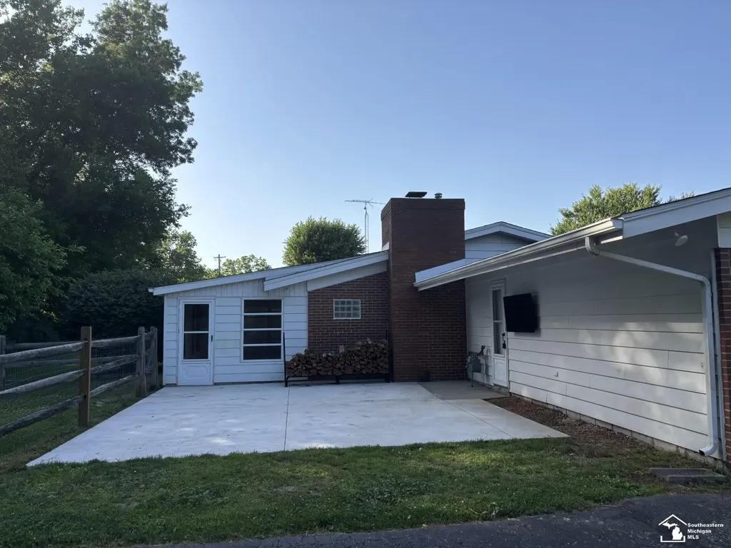 3265 Edgevale Drive Bedford Township MI 48144