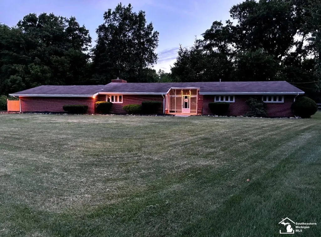 3265 Edgevale Drive Bedford Township MI 48144