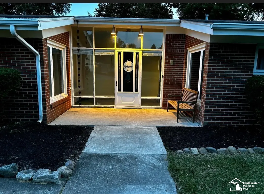 3265 Edgevale Drive Bedford Township MI 48144