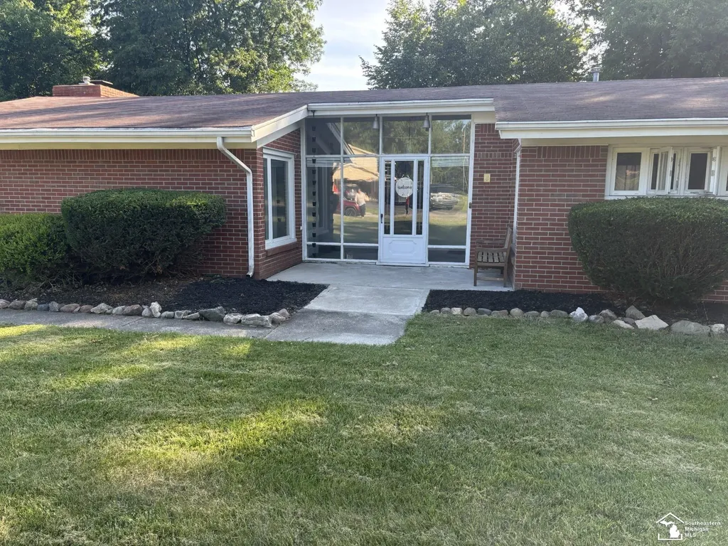 3265 Edgevale Drive Bedford Township MI 48144