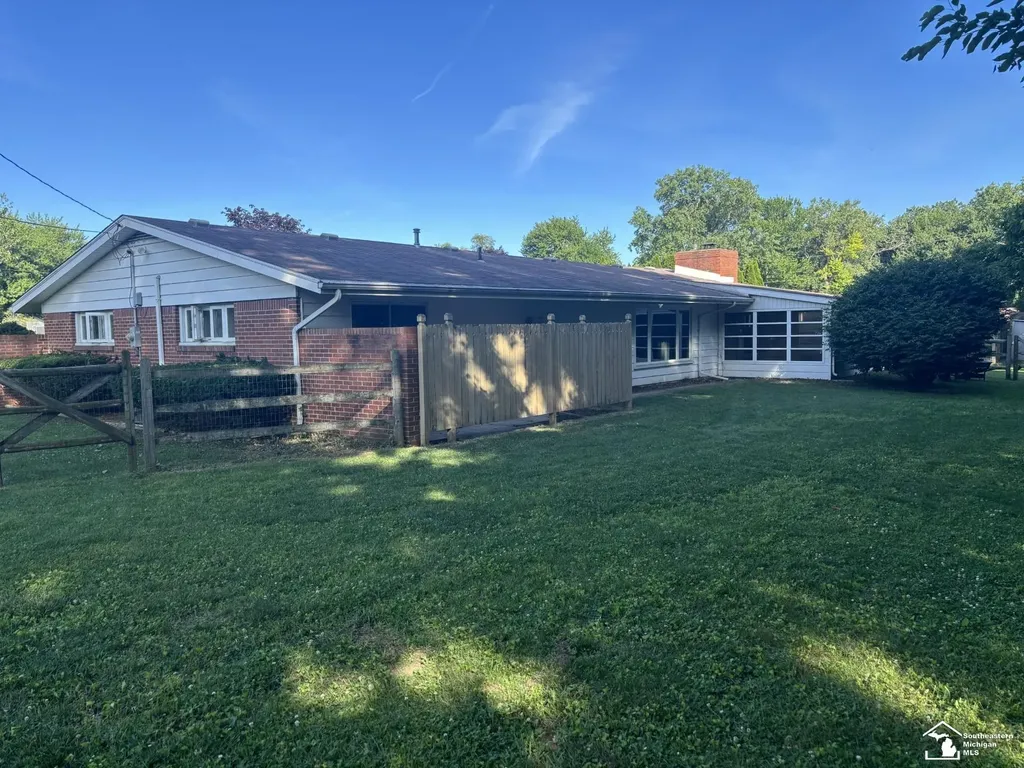 3265 Edgevale Drive Bedford Township MI 48144