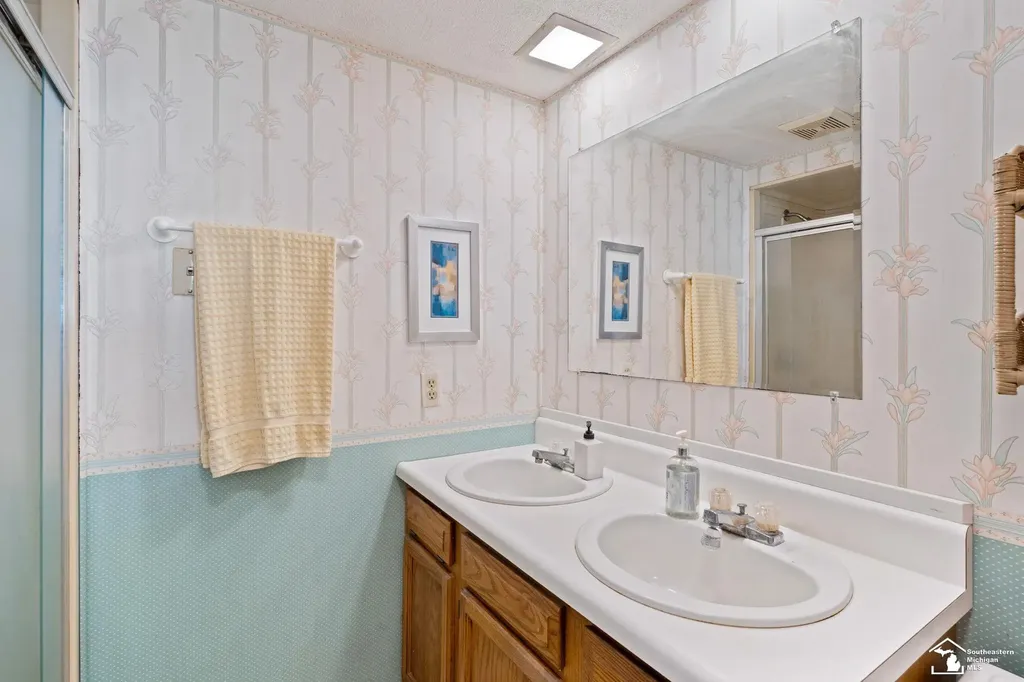 1417 Longfellow Drive Bedford Township MI 48182