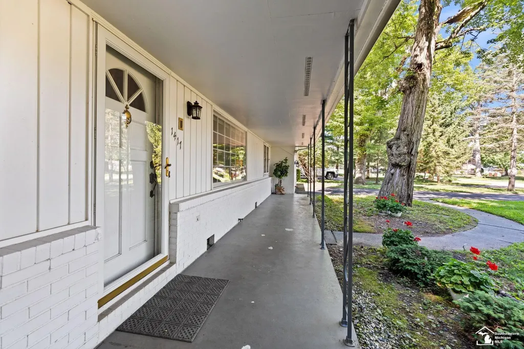 1417 Longfellow Drive Bedford Township MI 48182