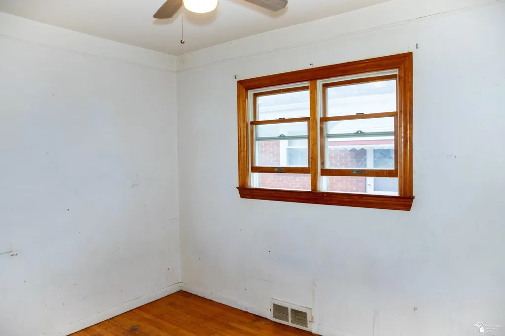 735 Detroit Avenue Lincoln Park City MI 48146