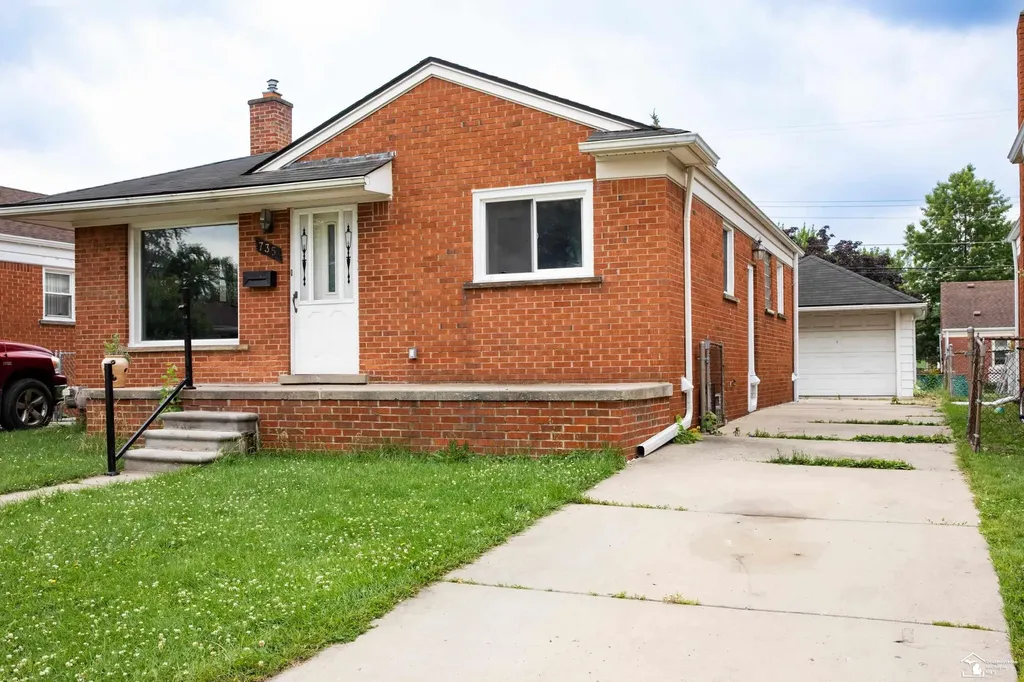 735 Detroit Avenue Lincoln Park City MI 48146