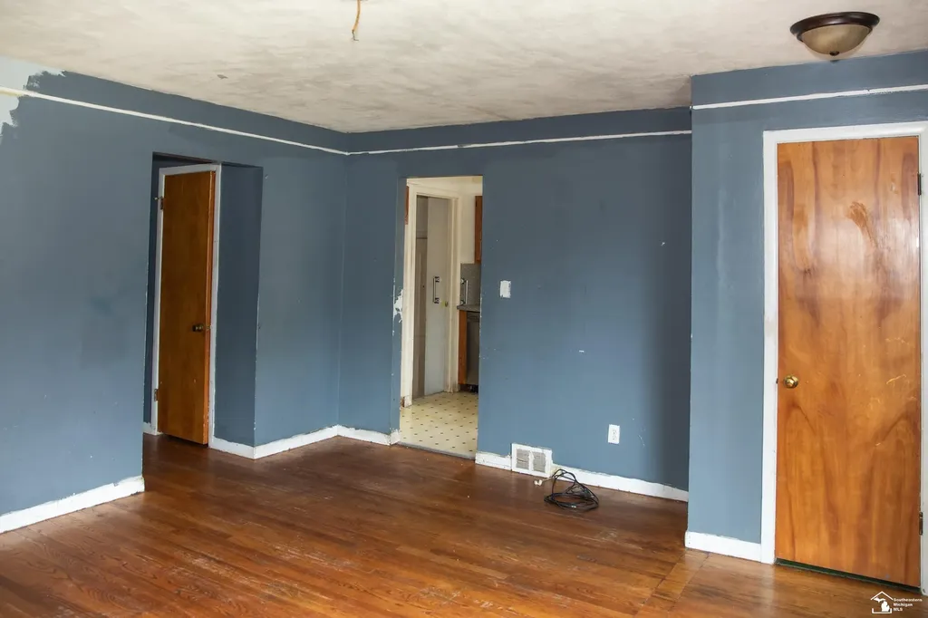 735 Detroit Avenue Lincoln Park City MI 48146