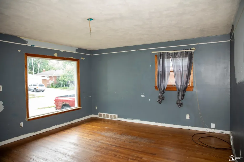 735 Detroit Avenue Lincoln Park City MI 48146