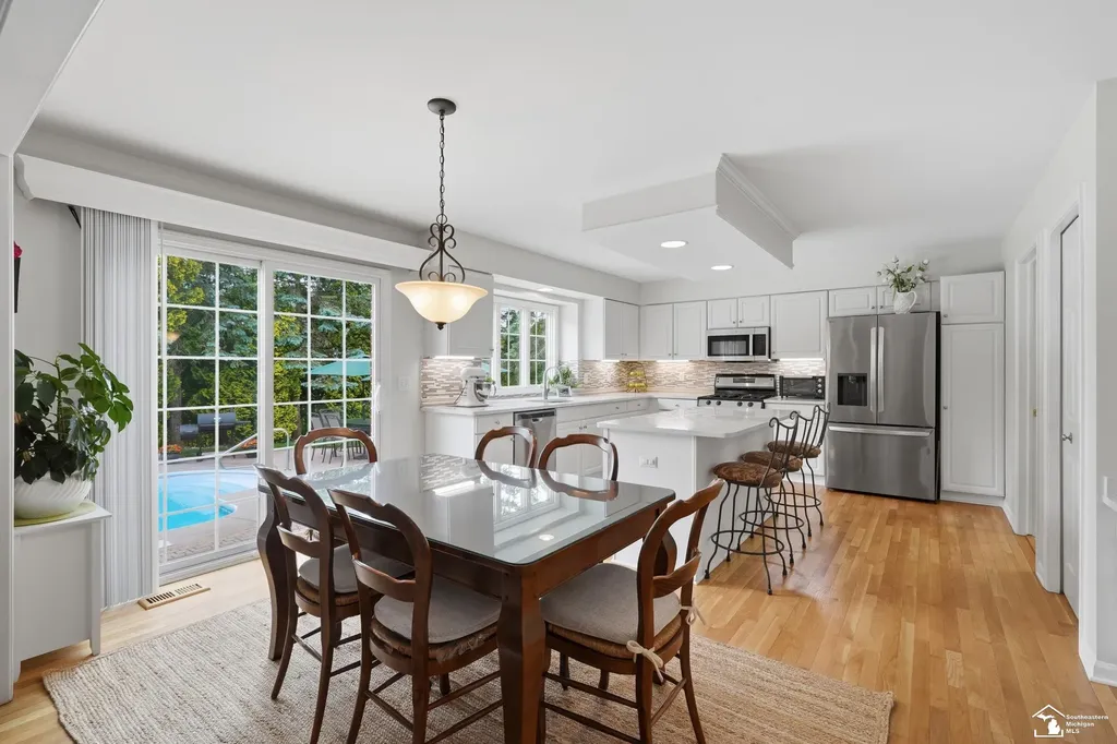 5040 Cherry Blossom Circle West Bloomfield Charter Township MI 48324