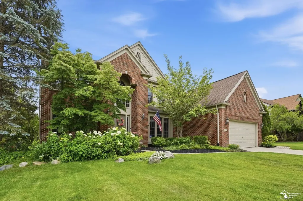 5040 Cherry Blossom Circle West Bloomfield Charter Township MI 48324
