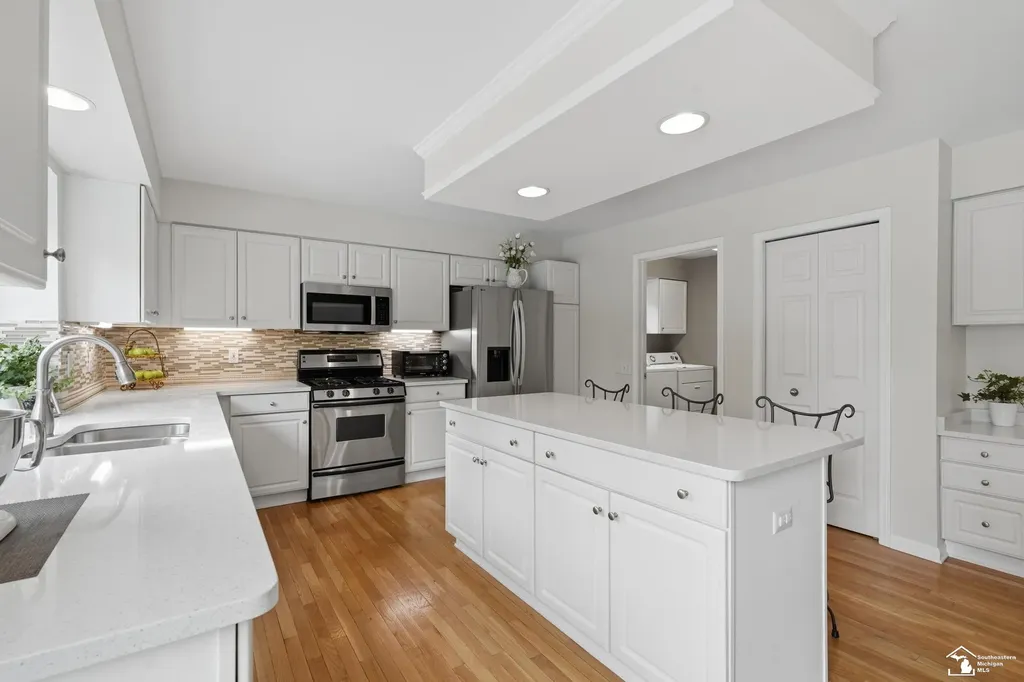 5040 Cherry Blossom Circle West Bloomfield Charter Township MI 48324