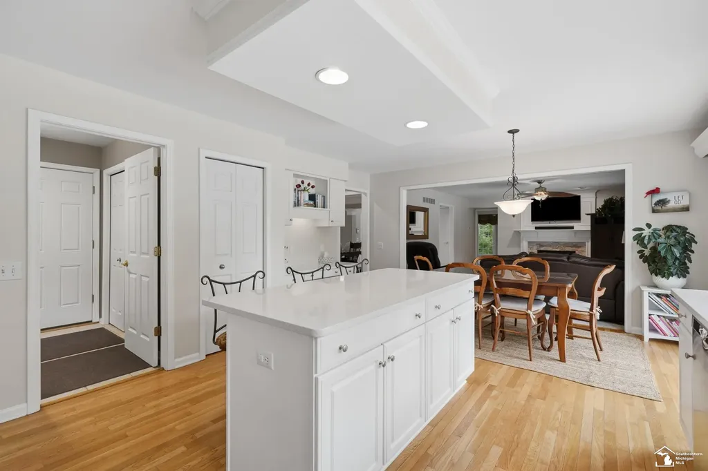 5040 Cherry Blossom Circle West Bloomfield Charter Township MI 48324