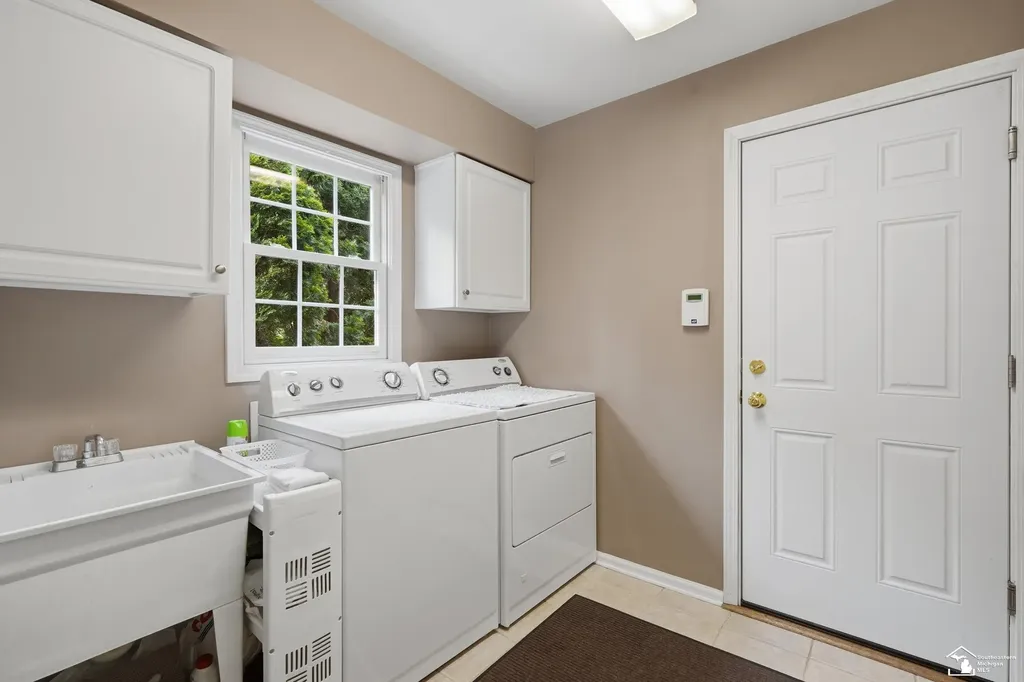 5040 Cherry Blossom Circle West Bloomfield Charter Township MI 48324