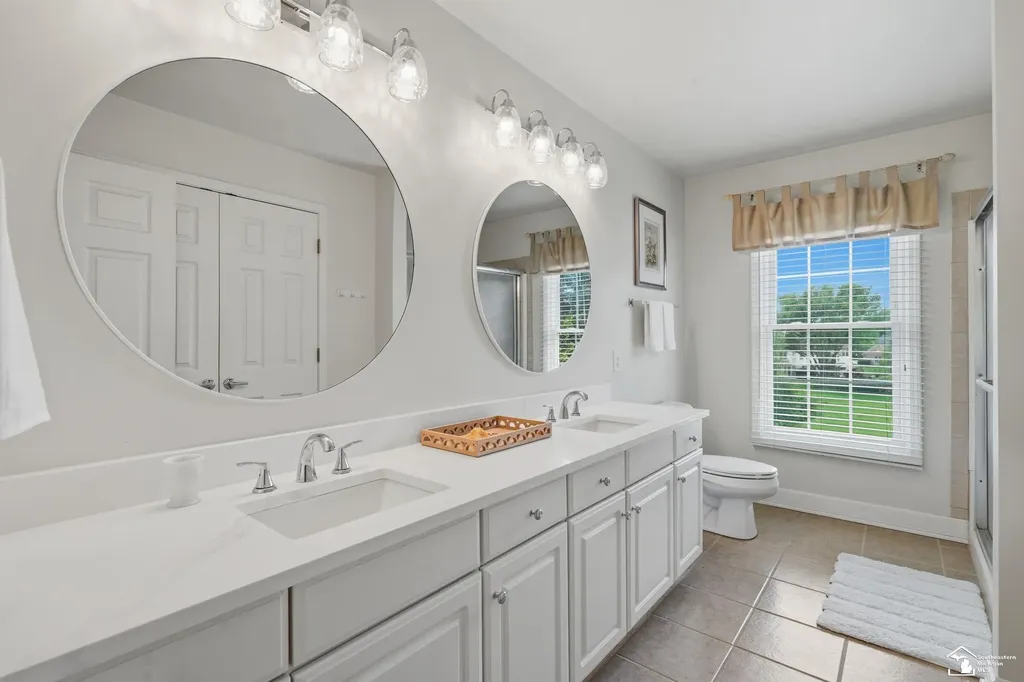 5040 Cherry Blossom Circle West Bloomfield Charter Township MI 48324