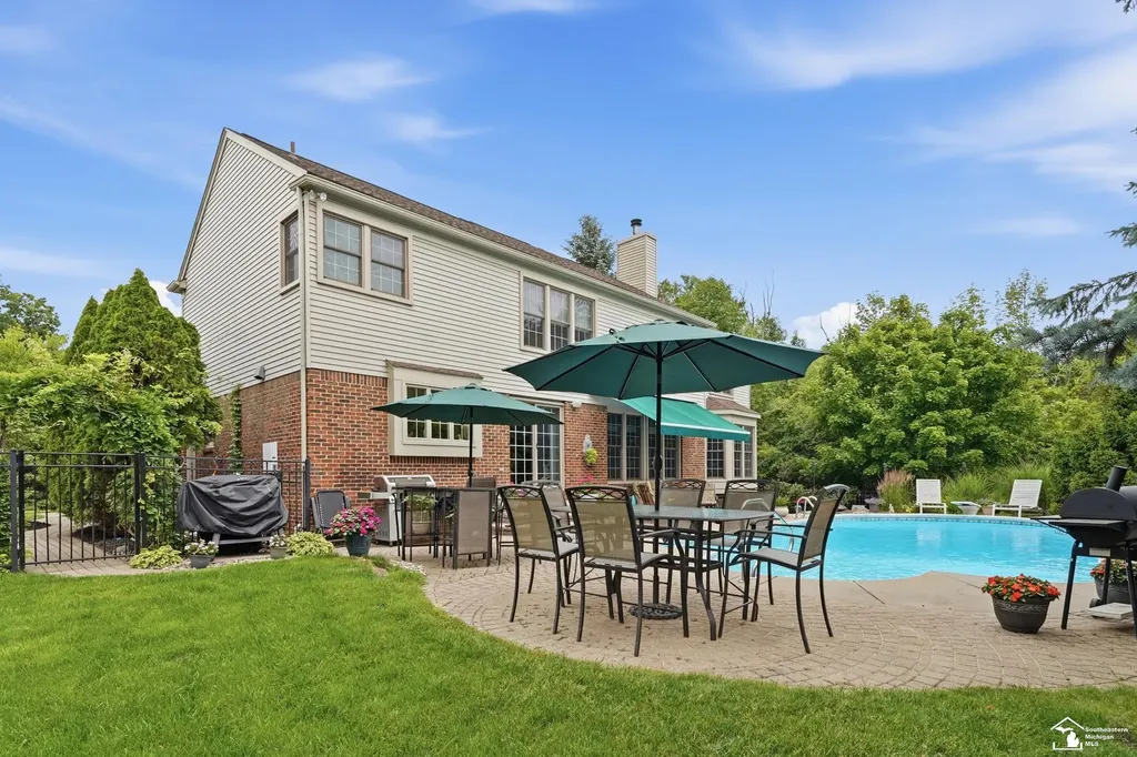 5040 Cherry Blossom Circle West Bloomfield Charter Township MI 48324