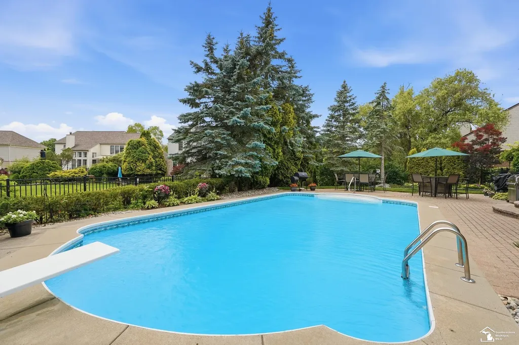 5040 Cherry Blossom Circle West Bloomfield Charter Township MI 48324