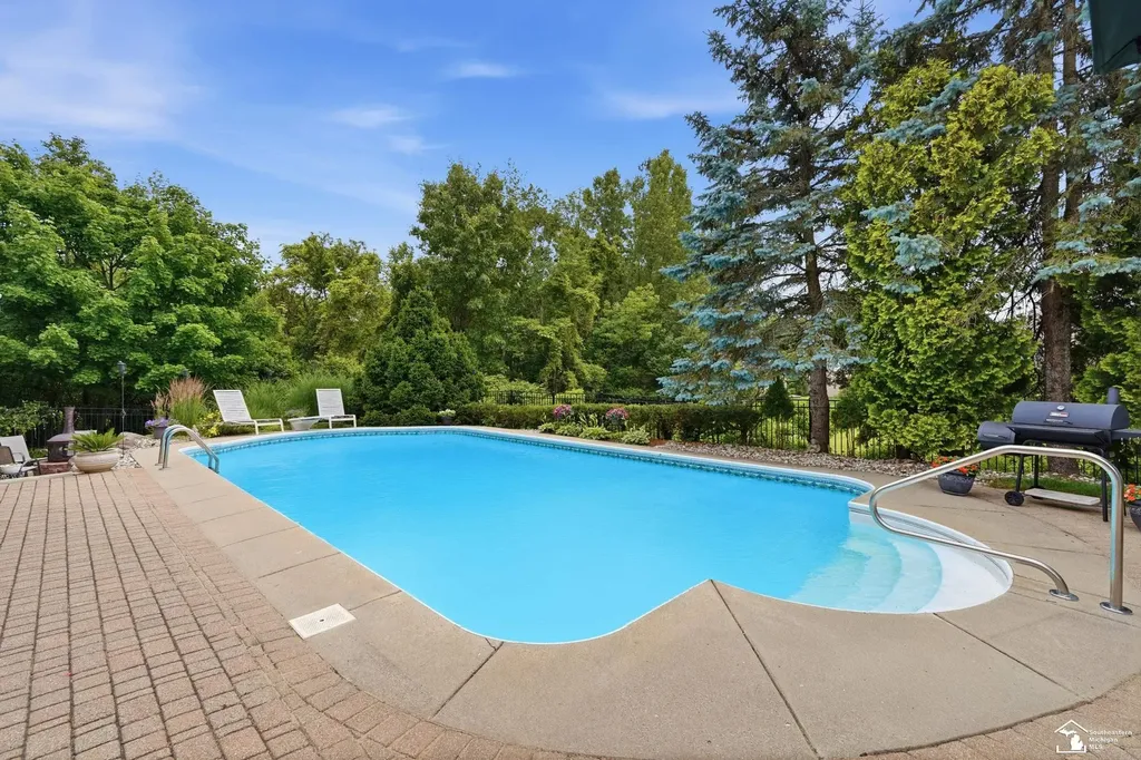 5040 Cherry Blossom Circle West Bloomfield Charter Township MI 48324