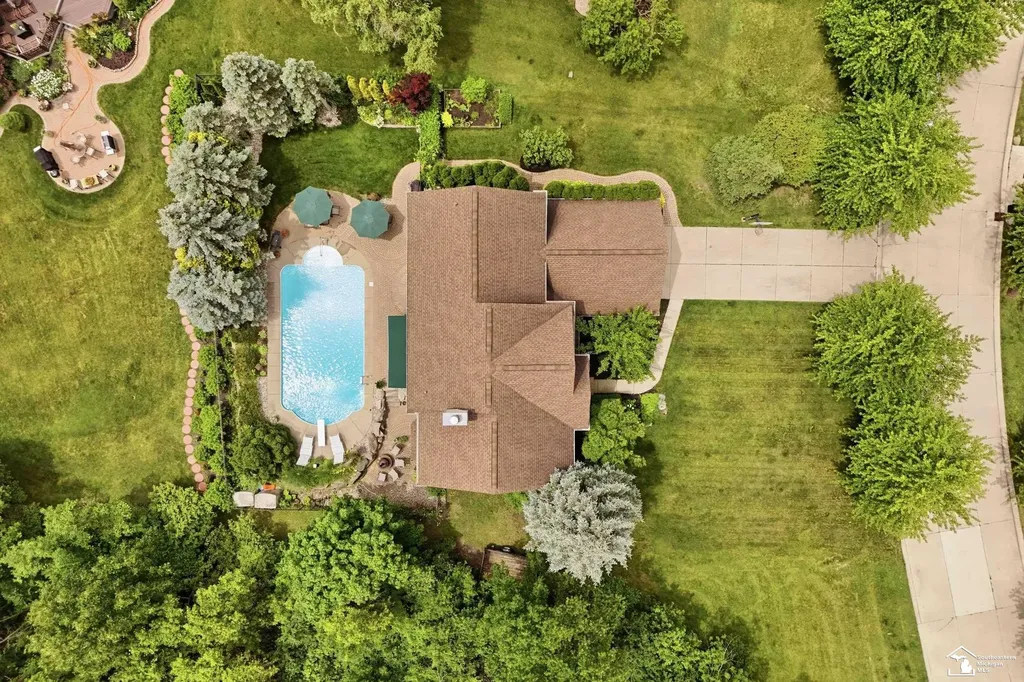 5040 Cherry Blossom Circle West Bloomfield Charter Township MI 48324