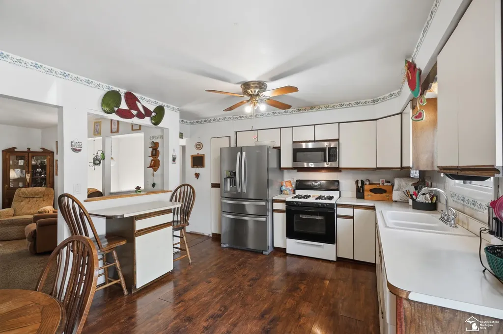 24539 Westpoint Avenue Brownstown Charter Township MI 48183
