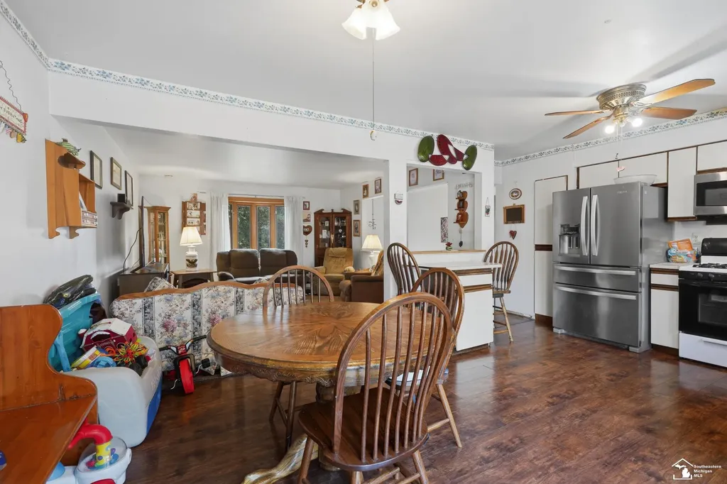 24539 Westpoint Avenue Brownstown Charter Township MI 48183