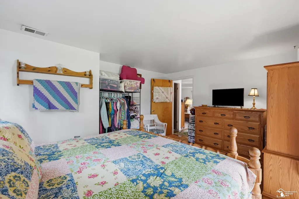 24539 Westpoint Avenue Brownstown Charter Township MI 48183