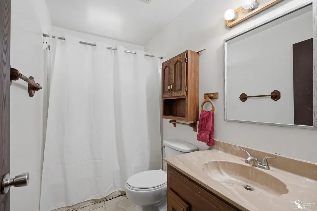 24539 Westpoint Avenue Brownstown Charter Township MI 48183