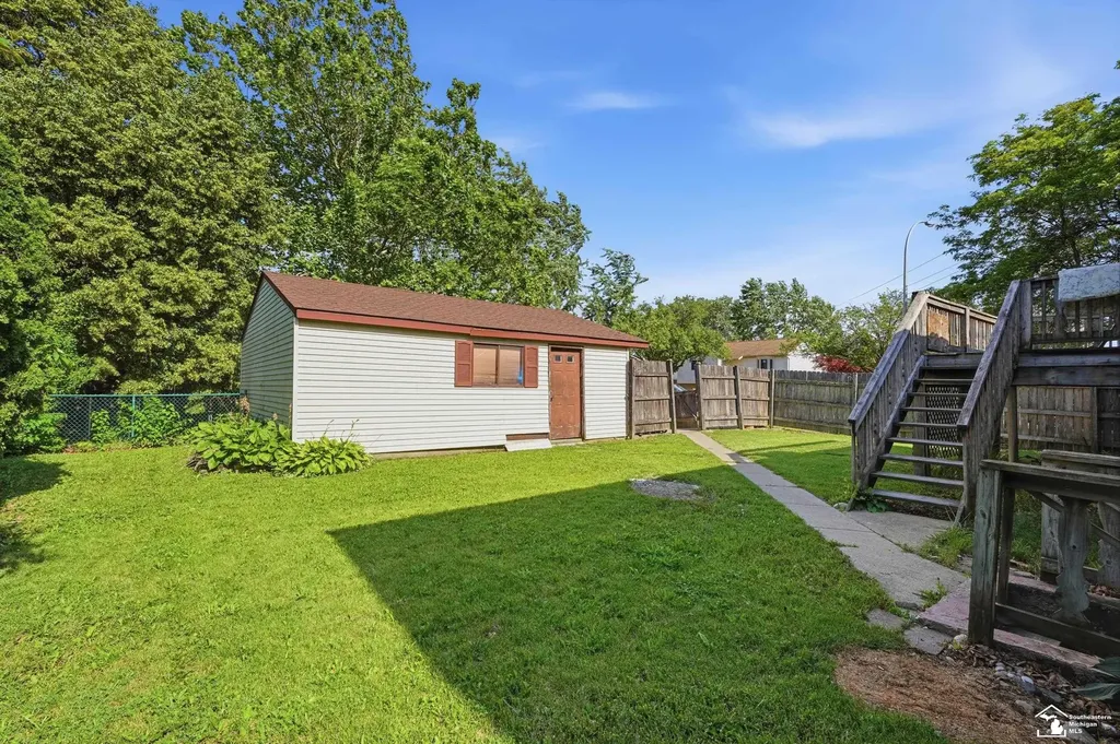 24539 Westpoint Avenue Brownstown Charter Township MI 48183