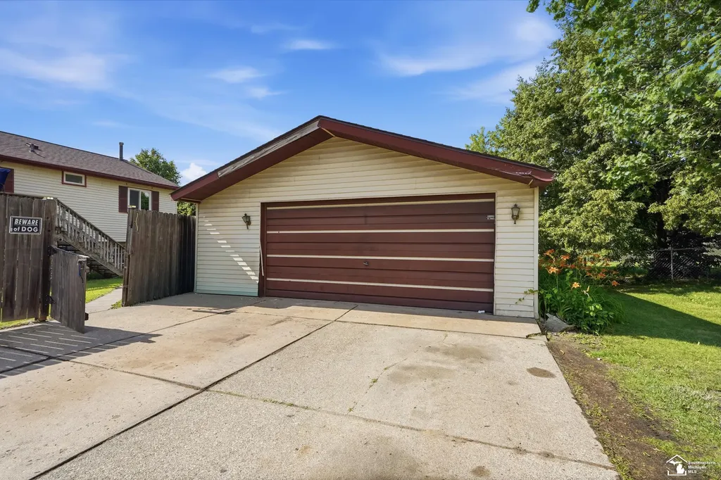24539 Westpoint Avenue Brownstown Charter Township MI 48183