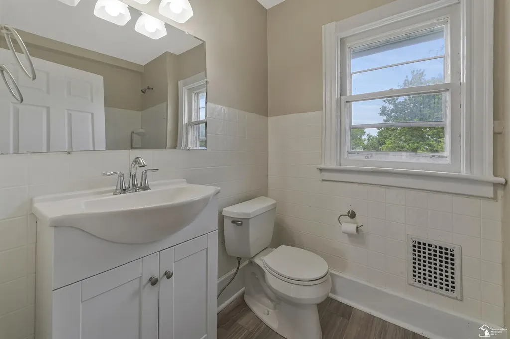 231 W 7th Street Monroe City MI 48161
